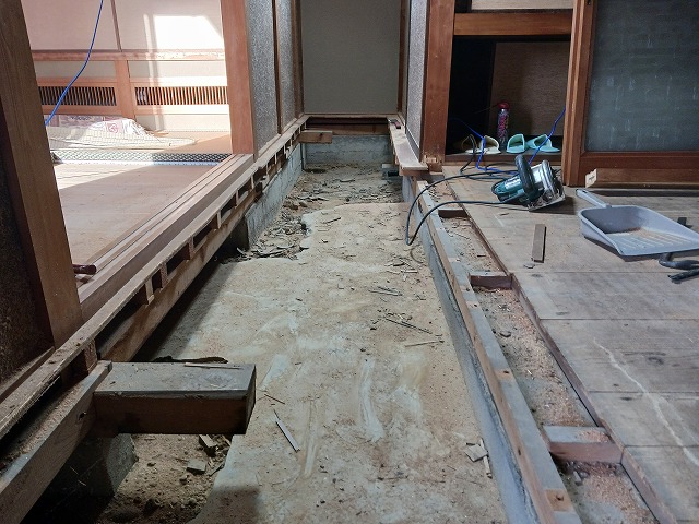 津市　床下張替工事 施工Before写真