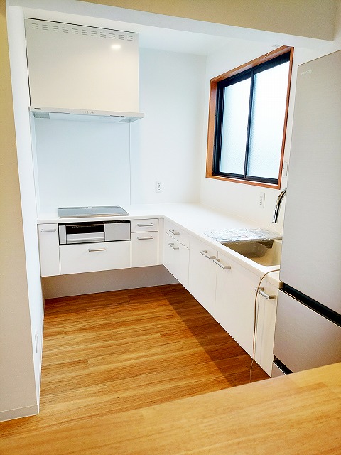 キッチンリフォーム｜明るく使いやすい空間へ（津市）