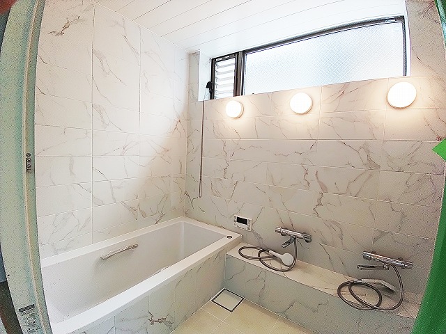 お風呂リフォーム｜明るく清潔感のある浴室へ（津市）