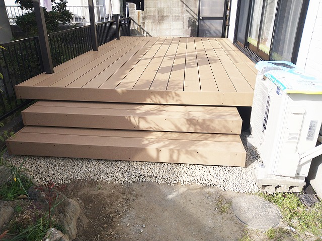 ウッドデッキ設置工事｜段差を抑えて使いやすい屋外空間に（津市）