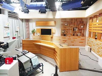 三重テレビのセット工事を行いました|木のぬくもりを活かした造作(津市)