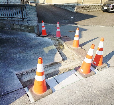 寒波の中でも丁寧に|駐車場乗り入れ部分のコンクリート工事