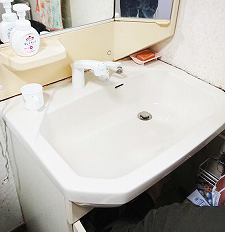 洗面台の水栓交換工事|毎日使う場所こそ早めのメンテナンスを(津市)