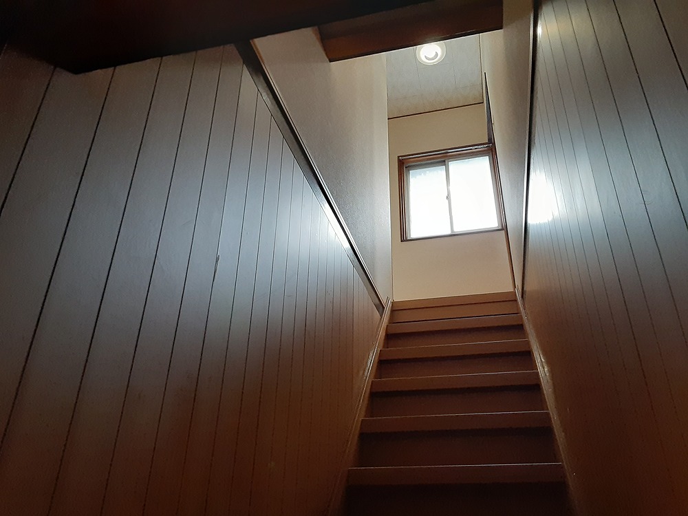 津市　階段手すり設置工事 施工Before写真